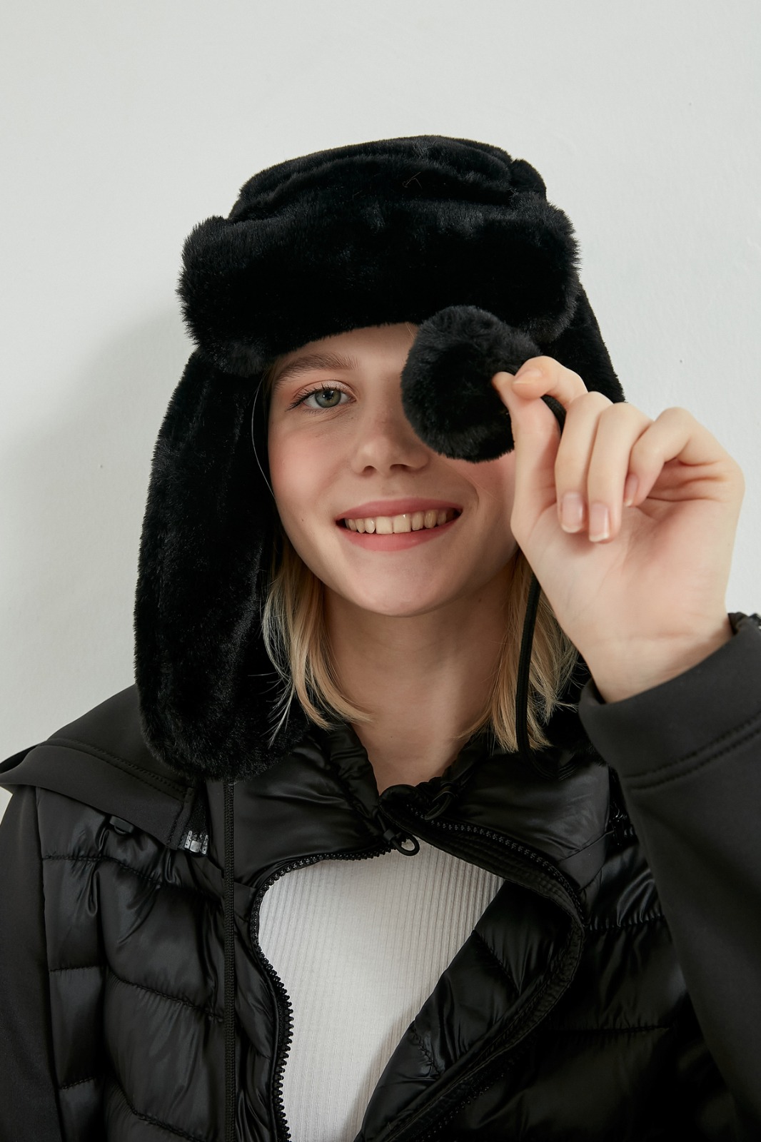 Kürklü Kulaklıklı Siyah Pilot Şapka Bere -Kışlık Kulaklı Şapka - Sevgililer Günü Hediyesi